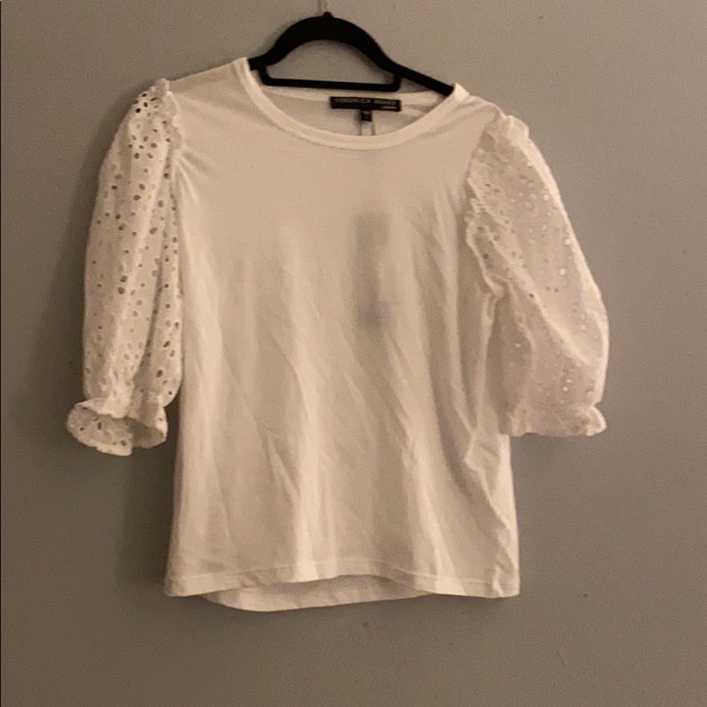 Top white with eyelit sleeves